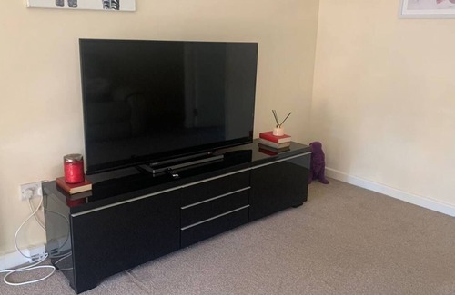 Rotherhithe Apartment | Canada Water Entire One-Bedroom Apartment