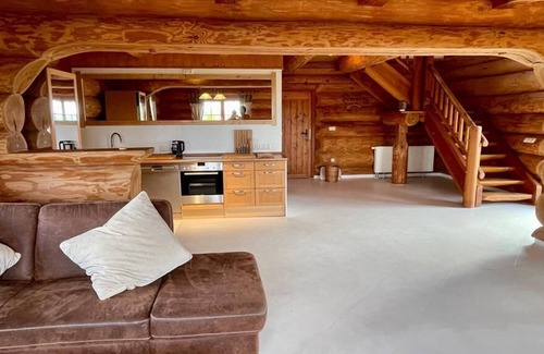 Starkenburg Cabin | Canadian wooden house with panoramic views, ideal for holidays with your four-legged friend