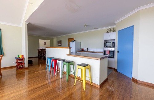 South Yunderup House | Canal Comfort.Rest & Relax ! or Play & Go adventuring.