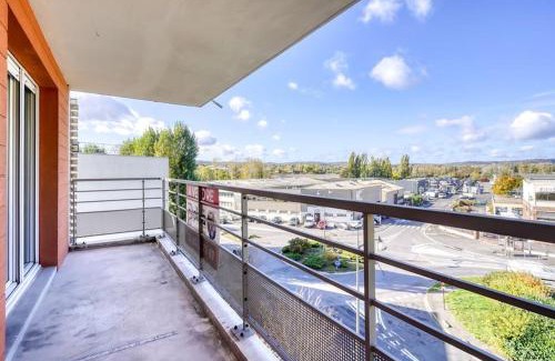 Longjumeau Apartment | Canal de Yvette