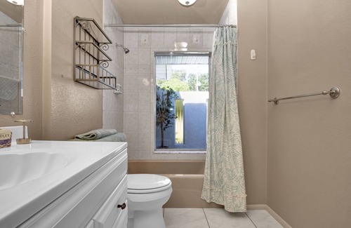 Gulf Cove Villa | Canal Front 3-Bedroom Grand Villa with Lanai Pool