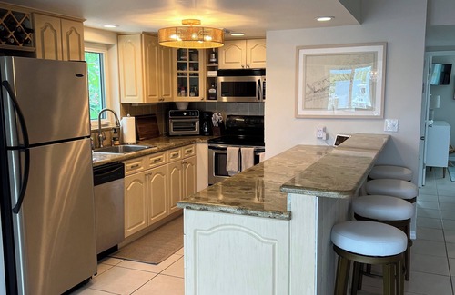 Venetian Shores House | Canal front home in Venetian Shores. Perfect for families . A boater's paradise!