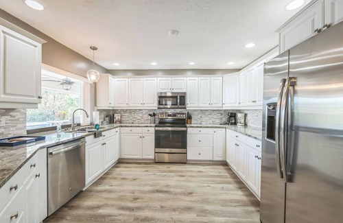 West Bradenton House | Canal-Front Home with Heated Pool and 5 bedrooms