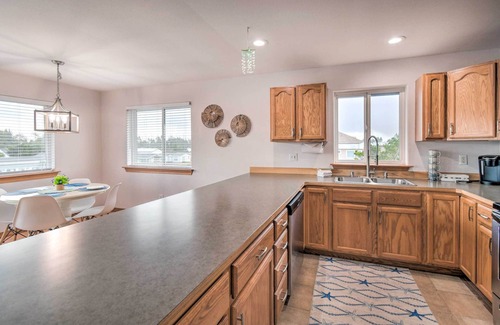 Ocean Shores Condo | Canal-Front Vacation Rental in Ocean Shores