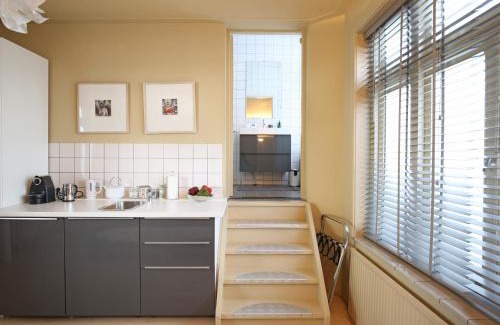 Grachtengordel-West Bed & Breakfast | Canal Studio Apartment