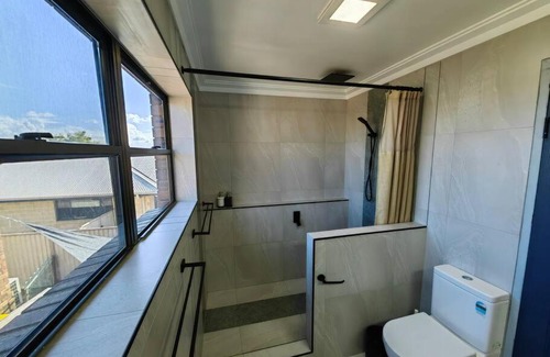 Newport House | Canal view getaway in Newport