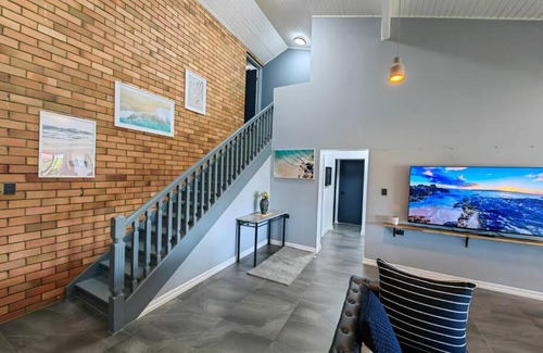 Newport House | Canal view getaway in Newport