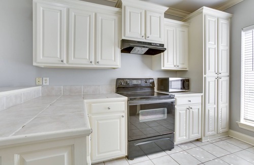 South Baton Rouge House | Canalfront Baton Rouge Home w/Patio: 6 Mi to LSU!