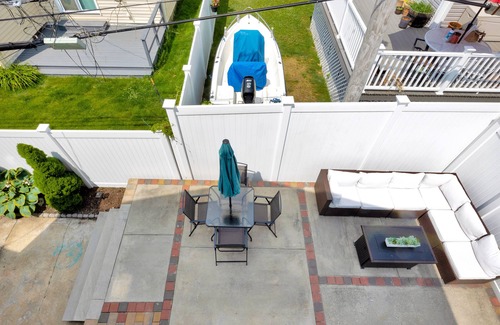 Long Beach House | Canals Oasis in Long Beach