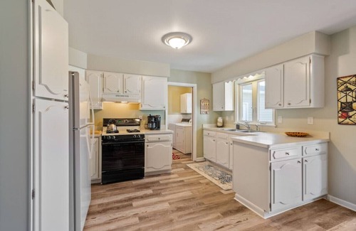 Canandaigua House | Canandaigua Charmer - Sleeps 6!