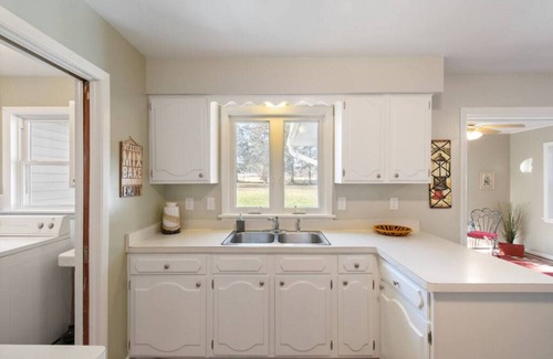 Canandaigua House | Canandaigua Charmer - Sleeps 6!