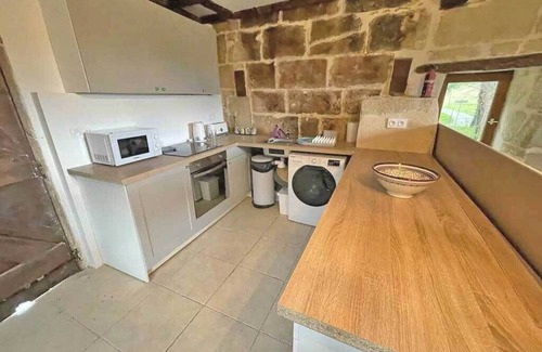 Serignac-Peboudou House | Canard: Beautifully renovated tobacco barn & pigeonnier sleeps 14. Pool.