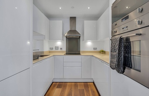Canary Wharf Apartment | Canary Wharf Apartments by MySquare – Perfect for Pets, Comfort, and Long Stays