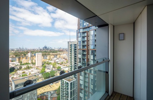 Canary Wharf Apartment | Canary Wharf Apartments by MySquare – Perfect for Pets, Comfort, and Long Stays