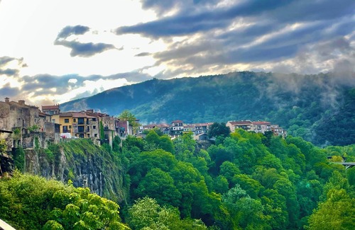Castellfollit de la Roca Apartment | Cancastell