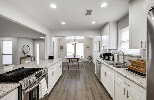 Fort Worth House | Candleridge Casa - Newly Remodeled 4-BD Hidden Gem
