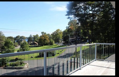 New Fairfield House | Candlewood Lake House