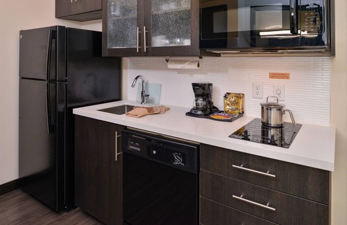 Austin Hotel | Candlewood Suites Austin Airport by IHG