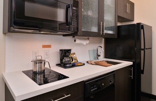 Austin Hotel | Candlewood Suites Austin Airport by IHG
