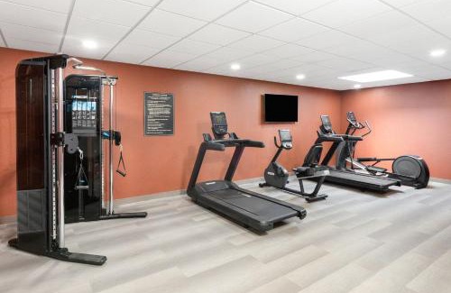 Columbus Hotel | Candlewood Suites Columbus North - Worthington by IHG