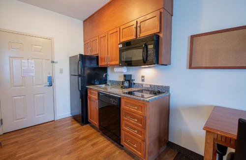 New Iberia Hotel | Candlewood Suites New Iberia by IHG