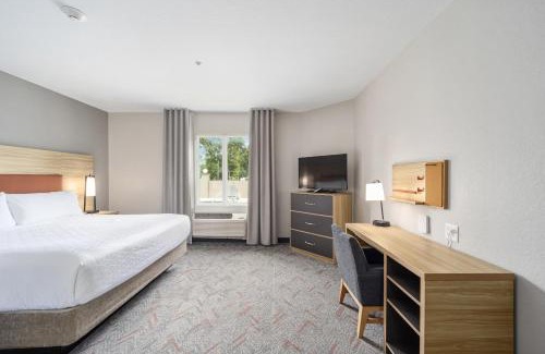 Ocala Hotel | Candlewood Suites - Ocala I-75 by IHG