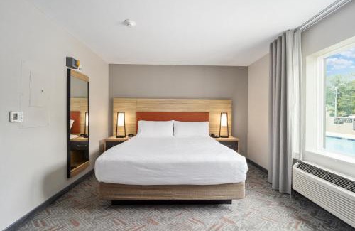 Ocala Hotel | Candlewood Suites - Ocala I-75 by IHG