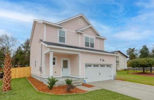 North Charleston House | Candy Cloud- Pool- Park Circle mins to Dtwn