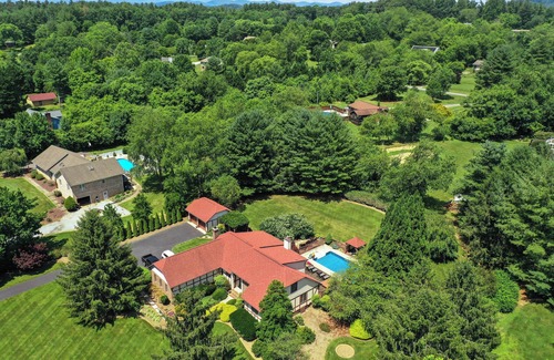 Fletcher House | CANE CREEK VILLA! Pool, Hot Tub, Game Room! Mountain View!
