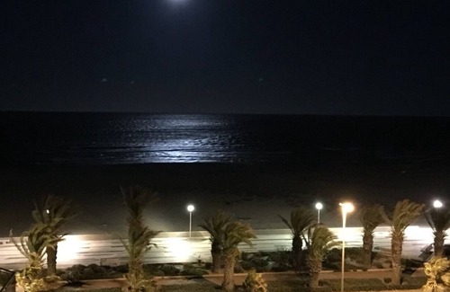 Canet-Plage Apartment | Canet-Plage,T2 face mer, 46m2,traversant, parking couvert, Clim mobile, wifi.