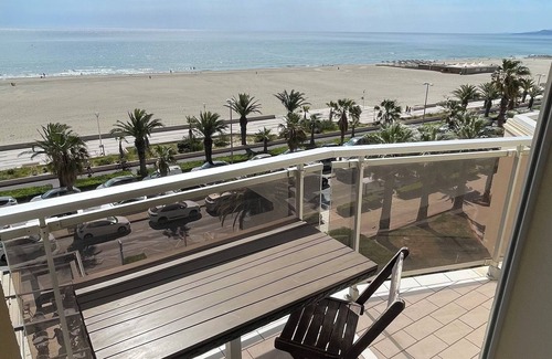 Canet-Plage Apartment | Canet-Plage,T2 face mer, 46m2,traversant, parking couvert, Clim mobile, wifi.