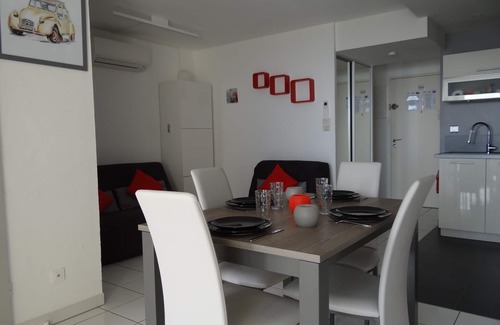 La Cote Radieuse Apartment | CANET South, T2 LUXURY AIR CONDITIONED, SEA VIEW - DIRECT BEACH, wifi, parking, pool