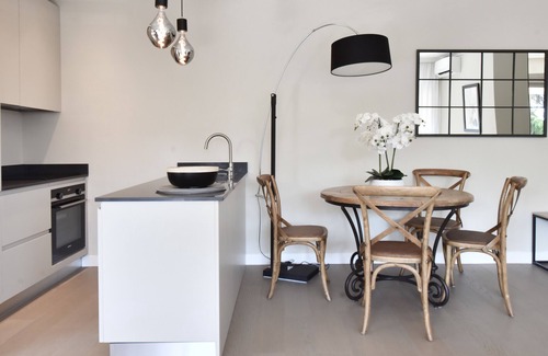 California - Pezou Apartment | CANNES - 2-BR flat 15-min walk to the beaches