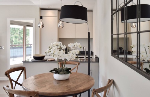 California - Pezou Apartment | CANNES - 2-BR flat 15-min walk to the beaches