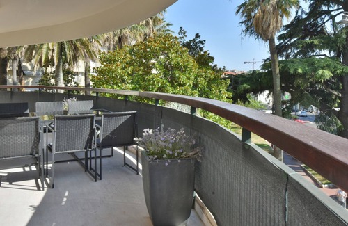 California - Pezou Apartment | CANNES - 2-BR flat 15-min walk to the beaches