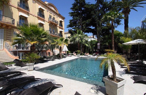 Cannes City Centre Apartment | Cannes Apartment with Patio