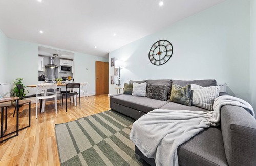 Canning Town South Apartment | Canning Town Spacious - FBS Homes