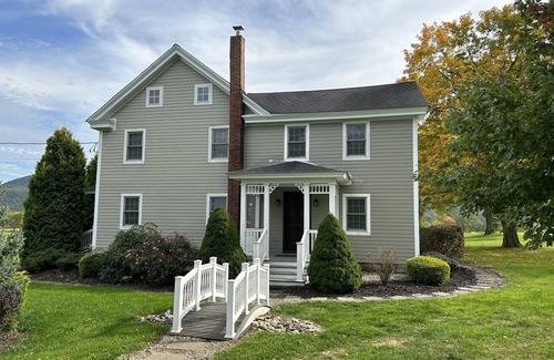 Tyrone House | Canopy Lane Guest House