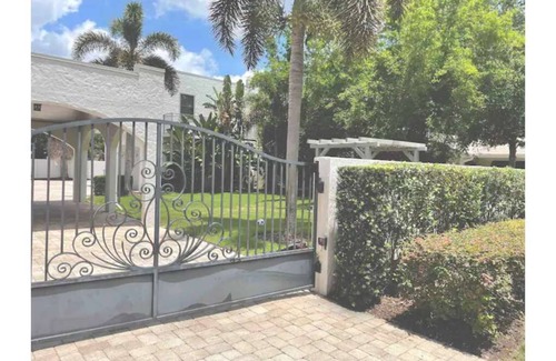 College Park House | Canterbury Carriage House- private space
