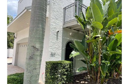 College Park House | Canterbury Carriage House- private space