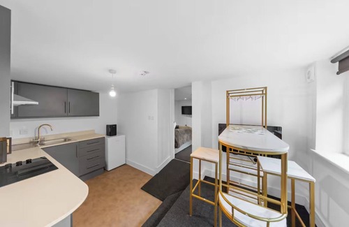 Canterbury Cabin | Canterbury Castle Lodge - 10 Bedroom Retreat