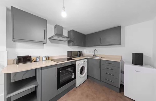 Canterbury Cabin | Canterbury Castle Lodge - 10 Bedroom Retreat