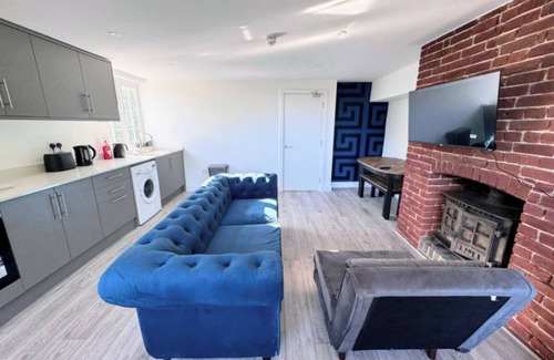 Canterbury Cabin | Canterbury Castle Lodge - 10 Bedroom Retreat