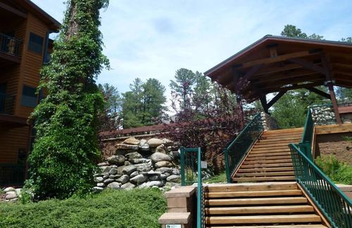 Ruidoso Condo | Cantina Dos - A One Bedroom Condo with Great River Resort Garden View!