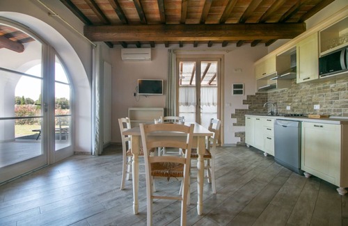 Cecina Apartment | Cantine , two-bedroom terraced house PLUS