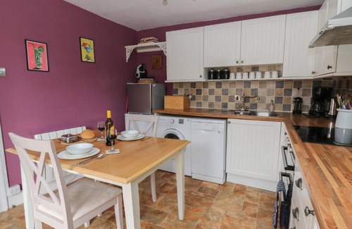 Brecon Apartment | Cantref House Top Floor