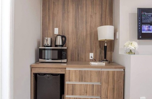 Gay Village Hotel | Canvas King – Heart of Montreal