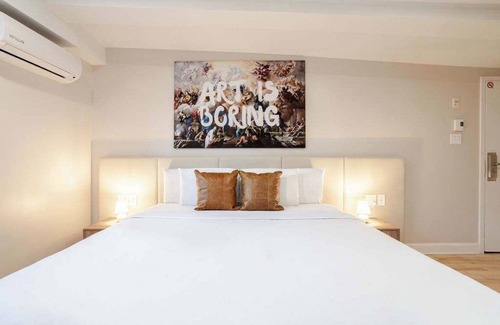 Gay Village Hotel | Canvas King – Heart of Montreal