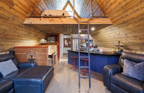 Fort Payne Cabin | Canyon A-Frame Cabin | Fire Pit, Sauna, Hiking