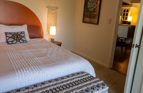 Topanga Cabin | Canyon Cabin Retreat Near Beach & Trails